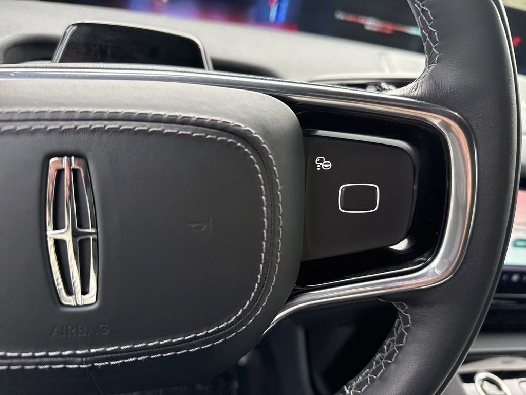 Used 2025 Lincoln Navigator Reserve w/ Jet Appearance Package image 26