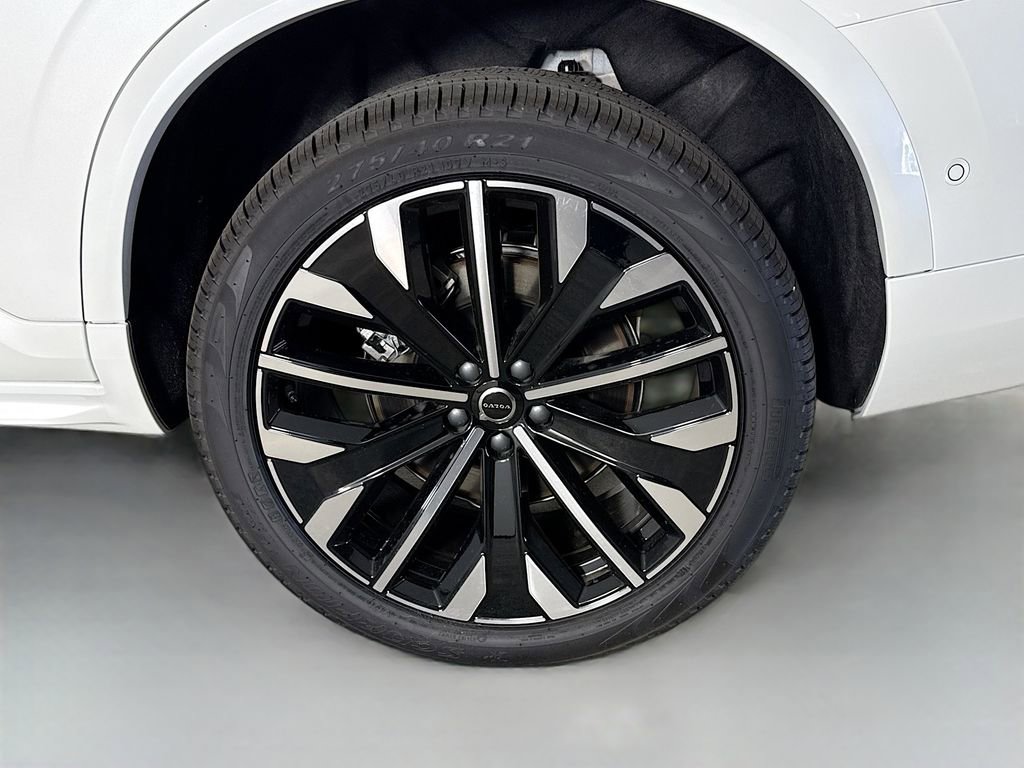 New 2026 Volvo XC90 B6 Plus w/ Protection Package Premier image 33