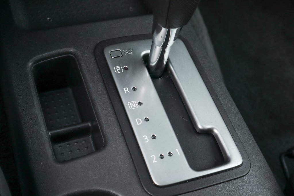 Used 2015 Nissan Xterra X image 27