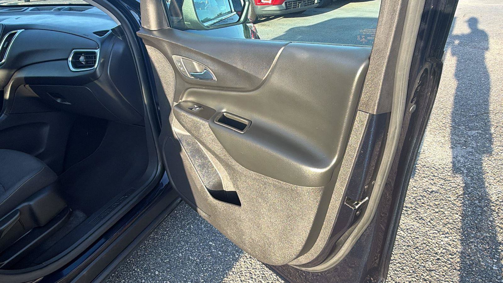 Used 2020 Chevrolet Equinox LT FWD image 15