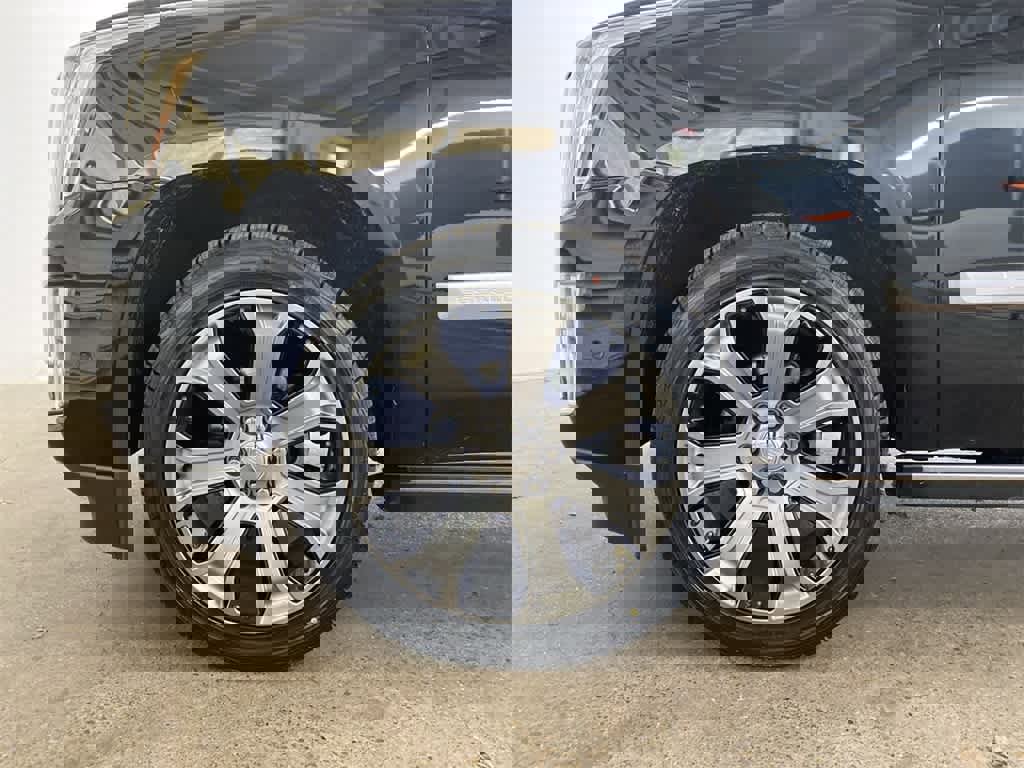 Used 2018 Cadillac Escalade Platinum image 11