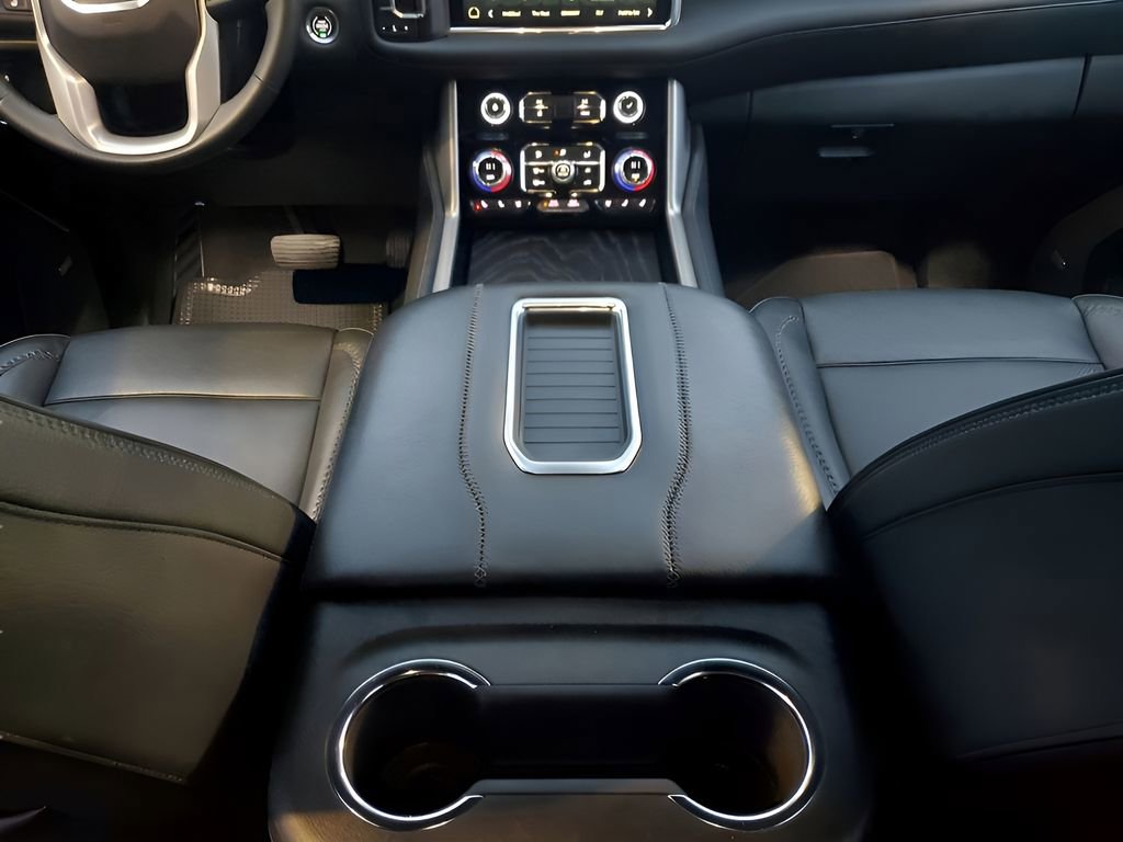 Used 2023 GMC Yukon Denali AWD/4WD image 24