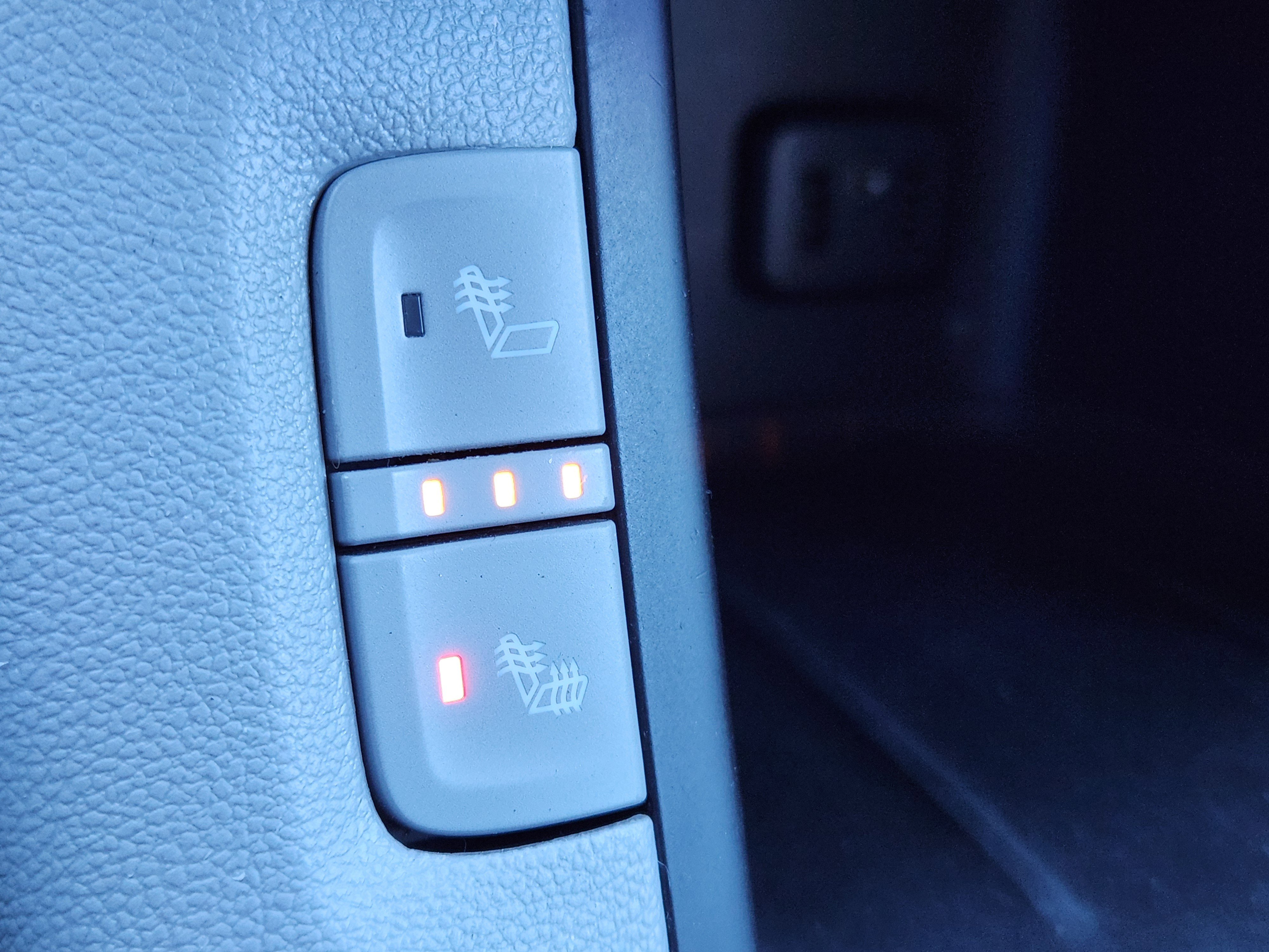 Used 2019 GMC Acadia SLE image 18