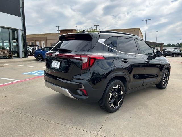 Used 2024 Kia Seltos EX FWD image 13