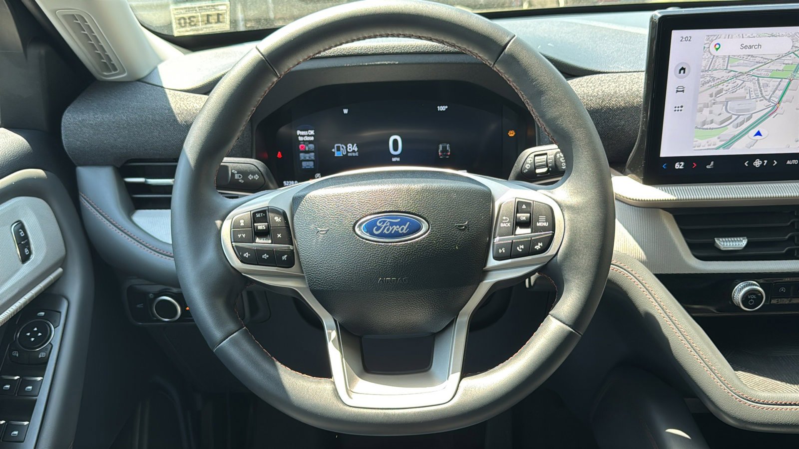 Used 2025 Ford Explorer Active AWD/4WD image 18