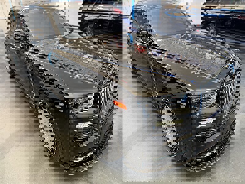 Used 2024 Rolls-Royce Phantom Sedan image 2