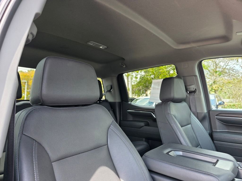 Used 2024 GMC Sierra 1500 SLT AWD/4WD image 11