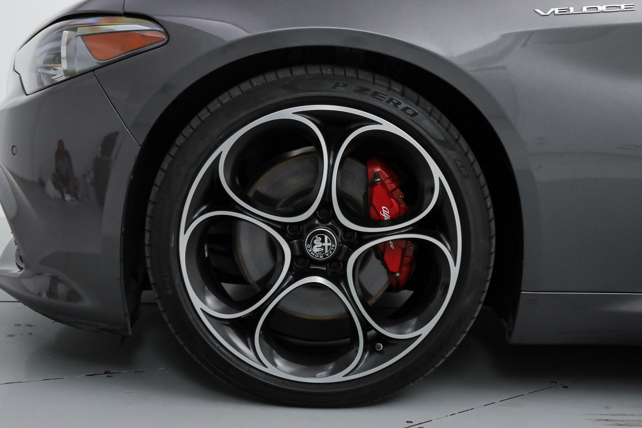 Used 2023 Alfa Romeo Giulia Veloce RWD image 18