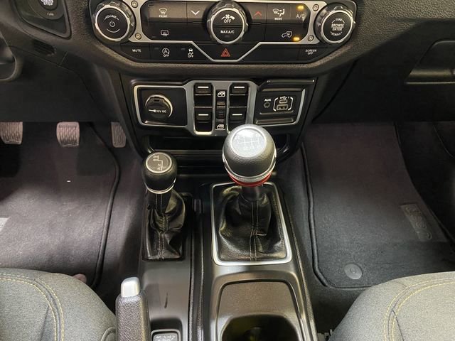 Used 2025 Jeep Wrangler Sport image 43