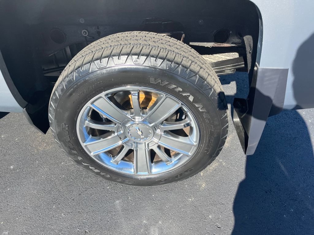 Used 2017 Chevrolet Silverado 1500 High Country image 33