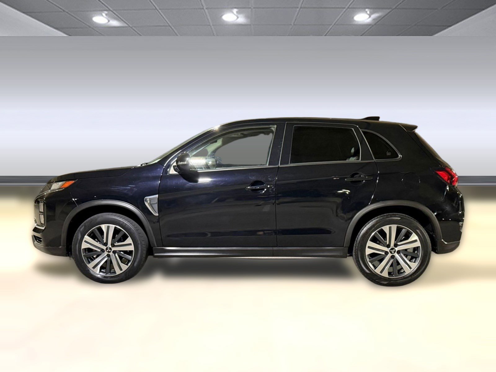 Used 2022 Mitsubishi Outlander Sport SE image 2