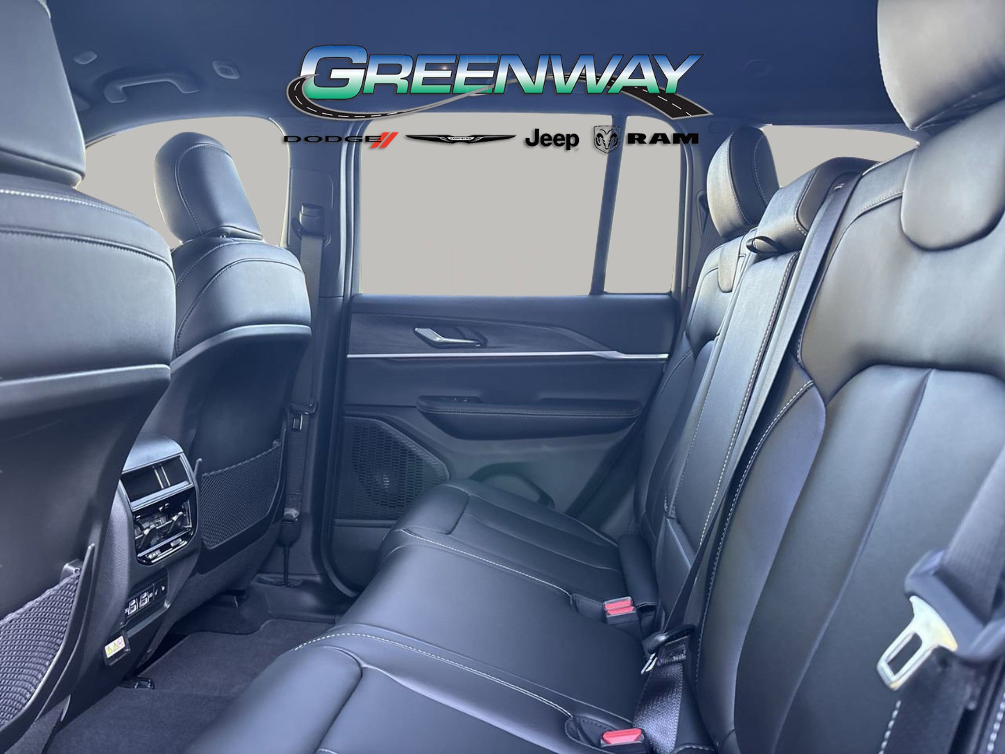 New 2025 Jeep Grand Cherokee Limited image 16