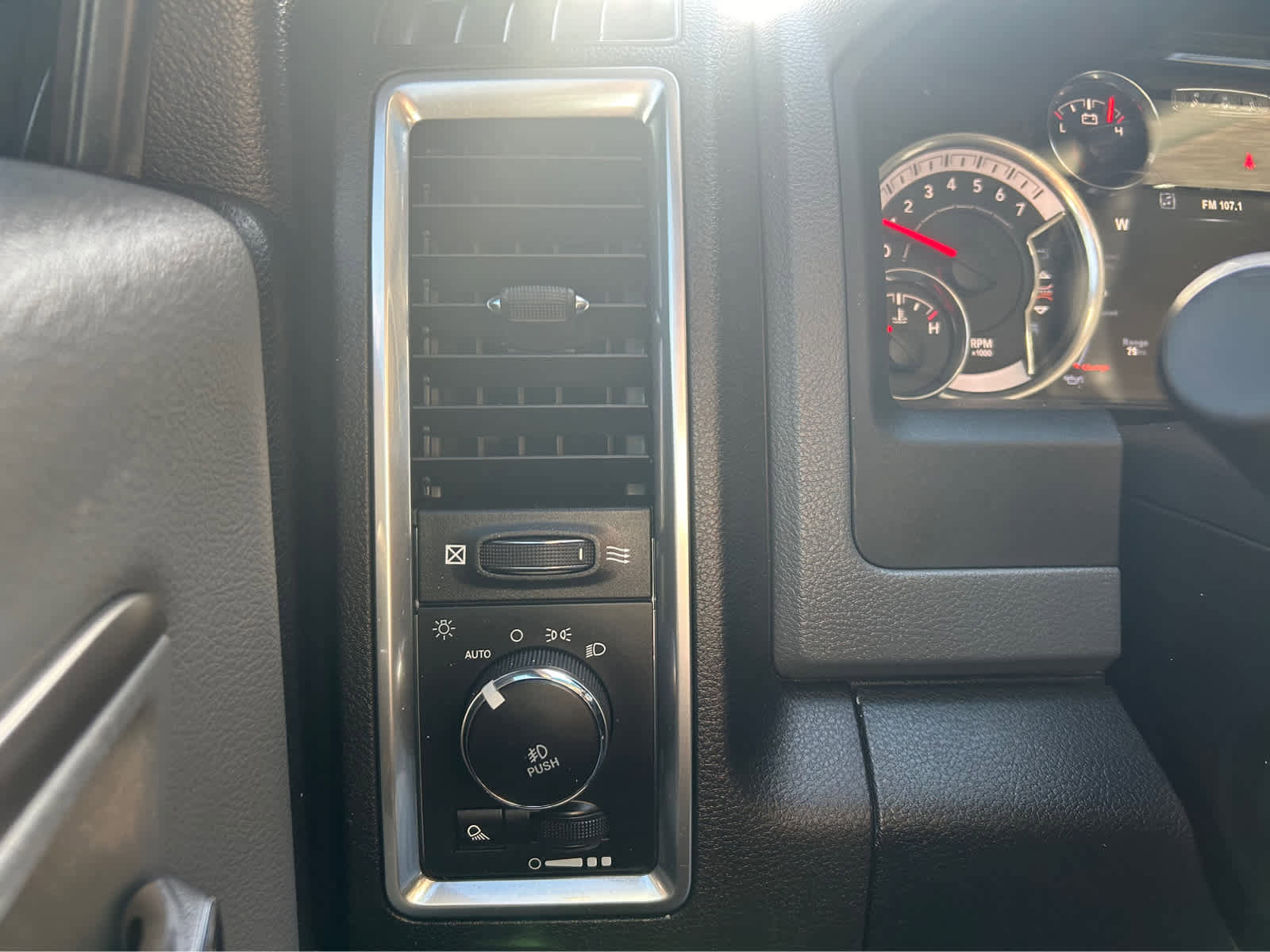 Used 2018 RAM 1500 Big Horn AWD/4WD image 16
