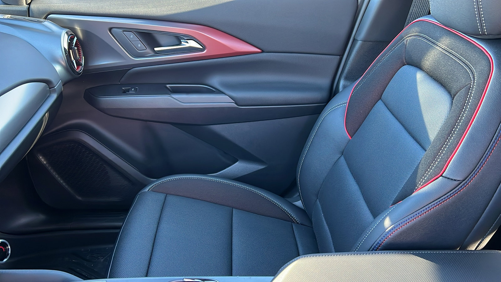 New 2026 Chevrolet Equinox EV RS image 19