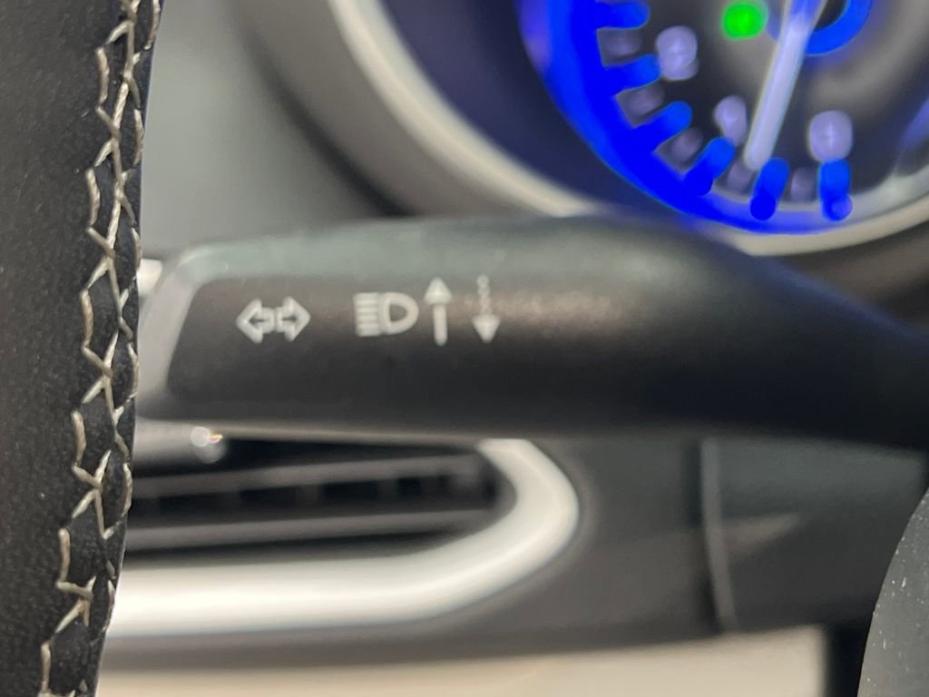 Used 2024 Chrysler Pacifica Touring-L image 58