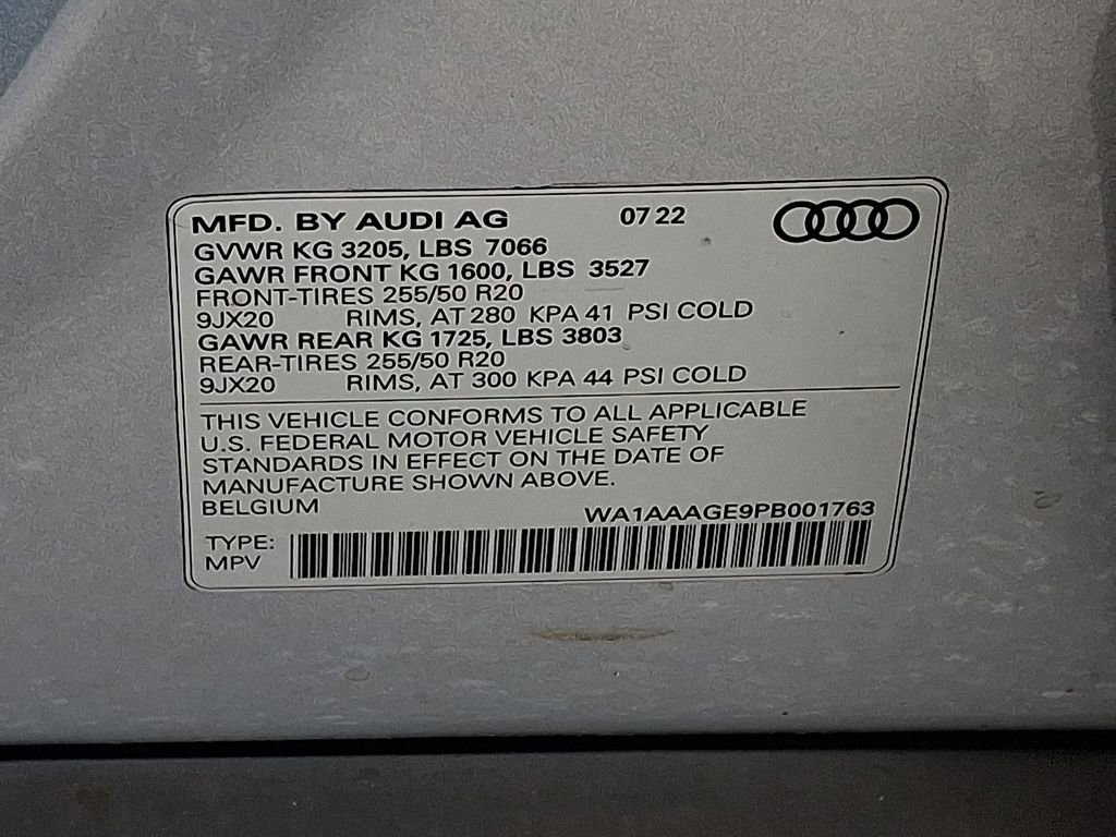 Used 2023 Audi e-tron Premium w/ Convenience Plus Package image 28