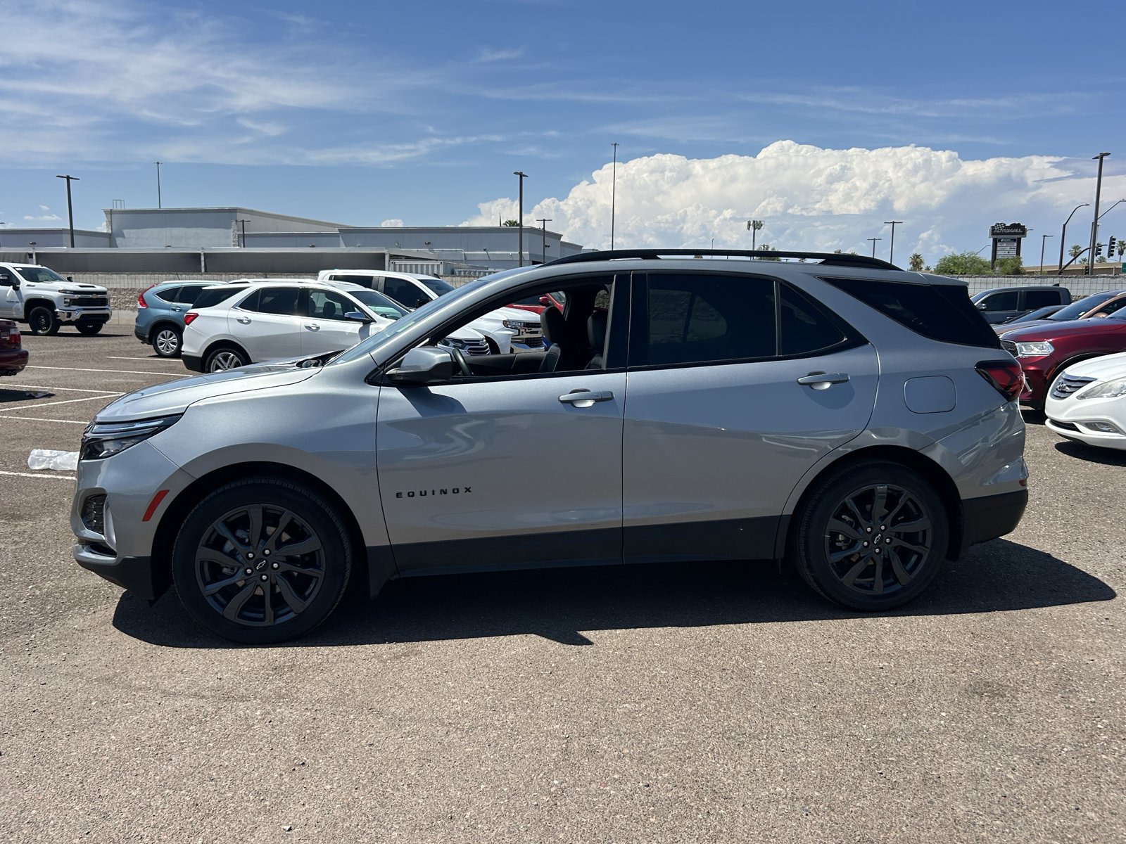 Used 2023 Chevrolet Equinox RS w/ LPO, Floor Liner Package FWD image 2