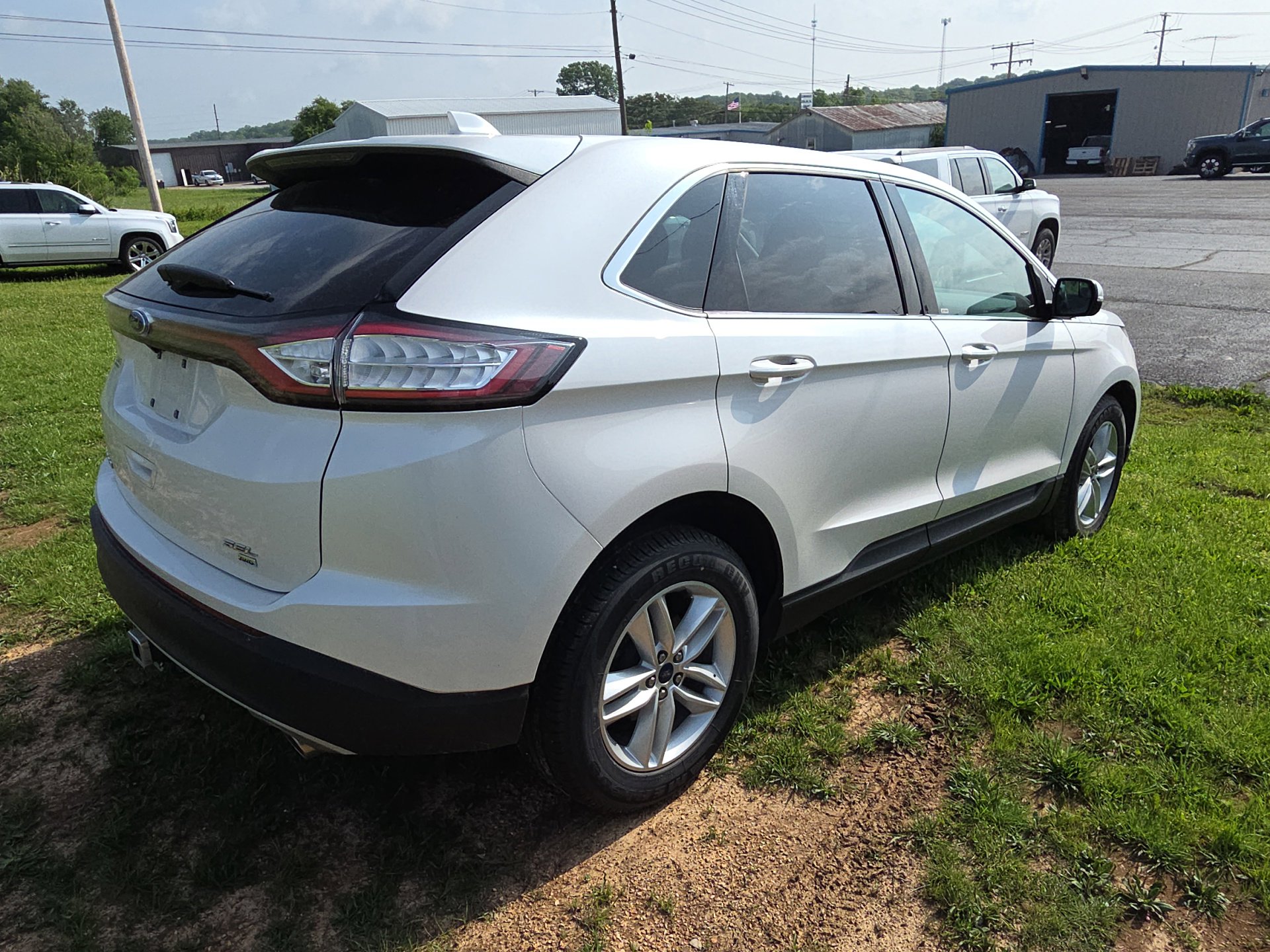 Used 2017 Ford Edge SEL w/ Equipment Group 201A AWD/4WD image 6