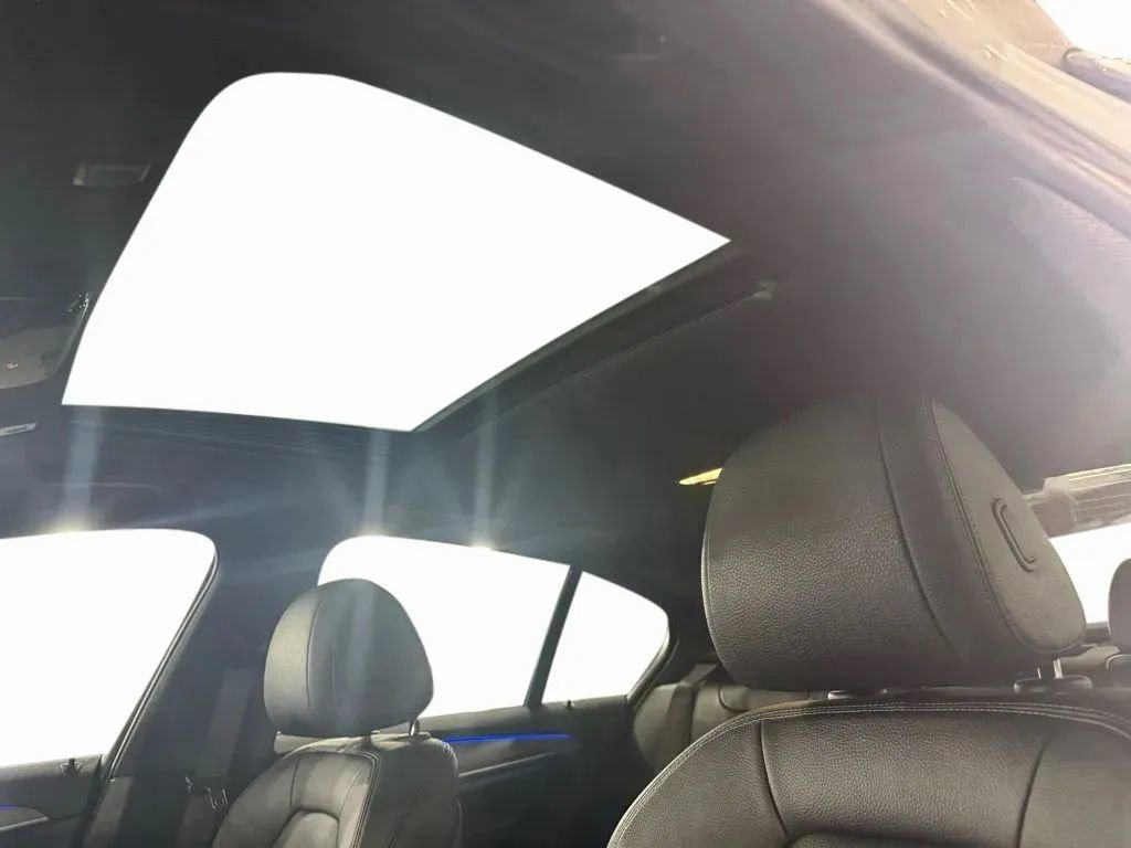 Used 2018 BMW 530i xDrive 530i xDrive image 26