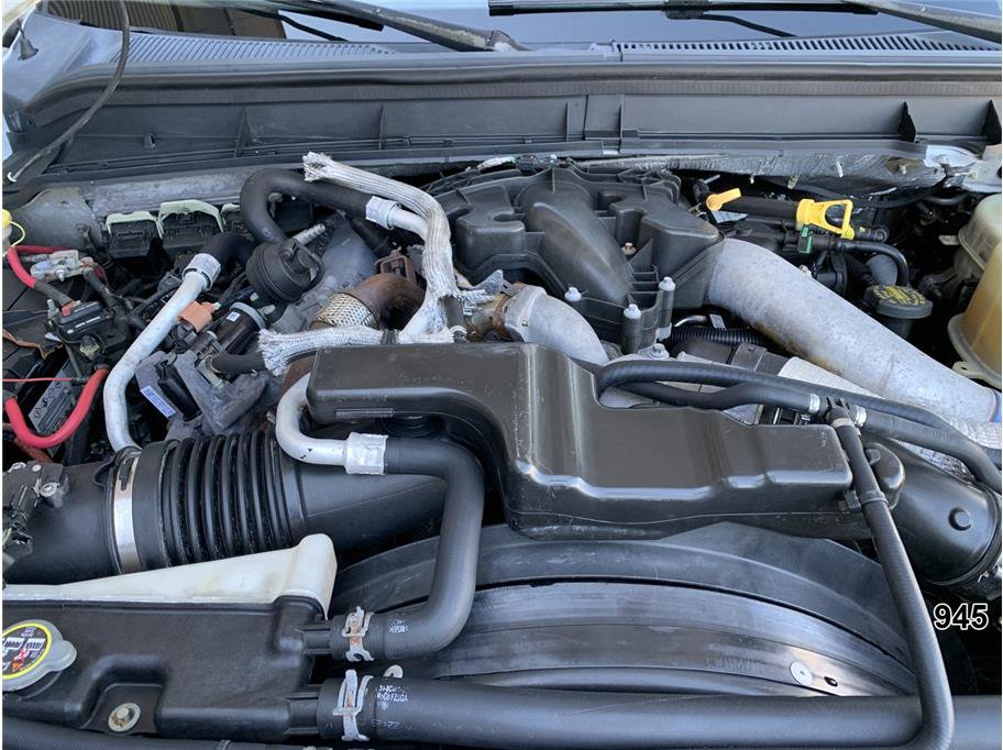 Used 2011 Ford F550 4x4 Crew Cab Super Duty w/ Payload Upgrade Pkg image 15