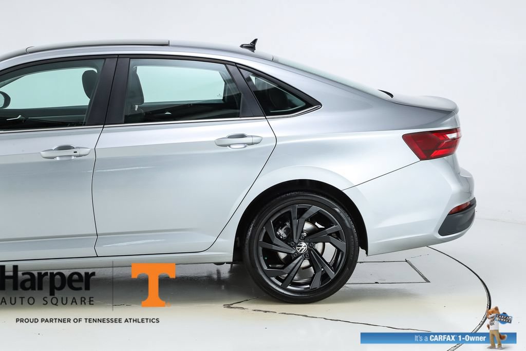 Used 2025 Volkswagen Jetta SE w/ Sunroof Package FWD image 41