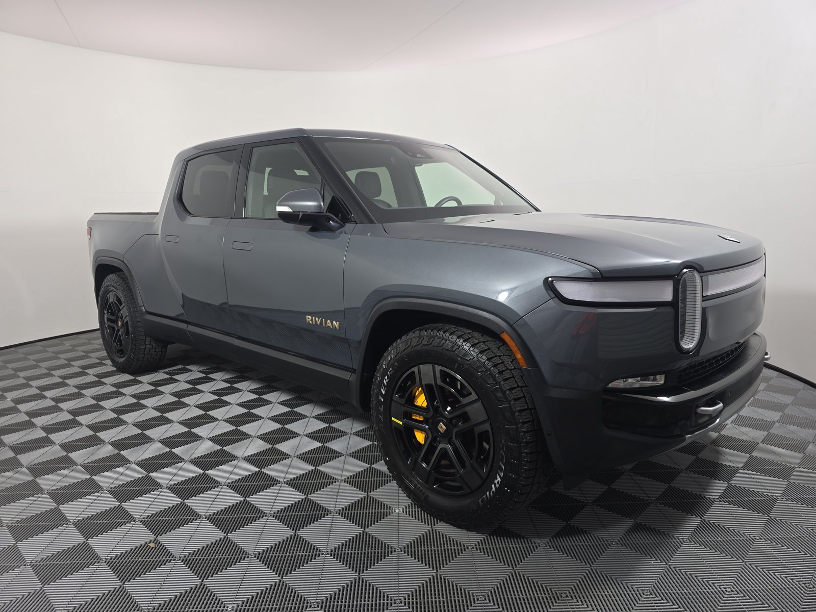 Used 2024 Rivian R1T Adventure Quad AWD/4WD image 7
