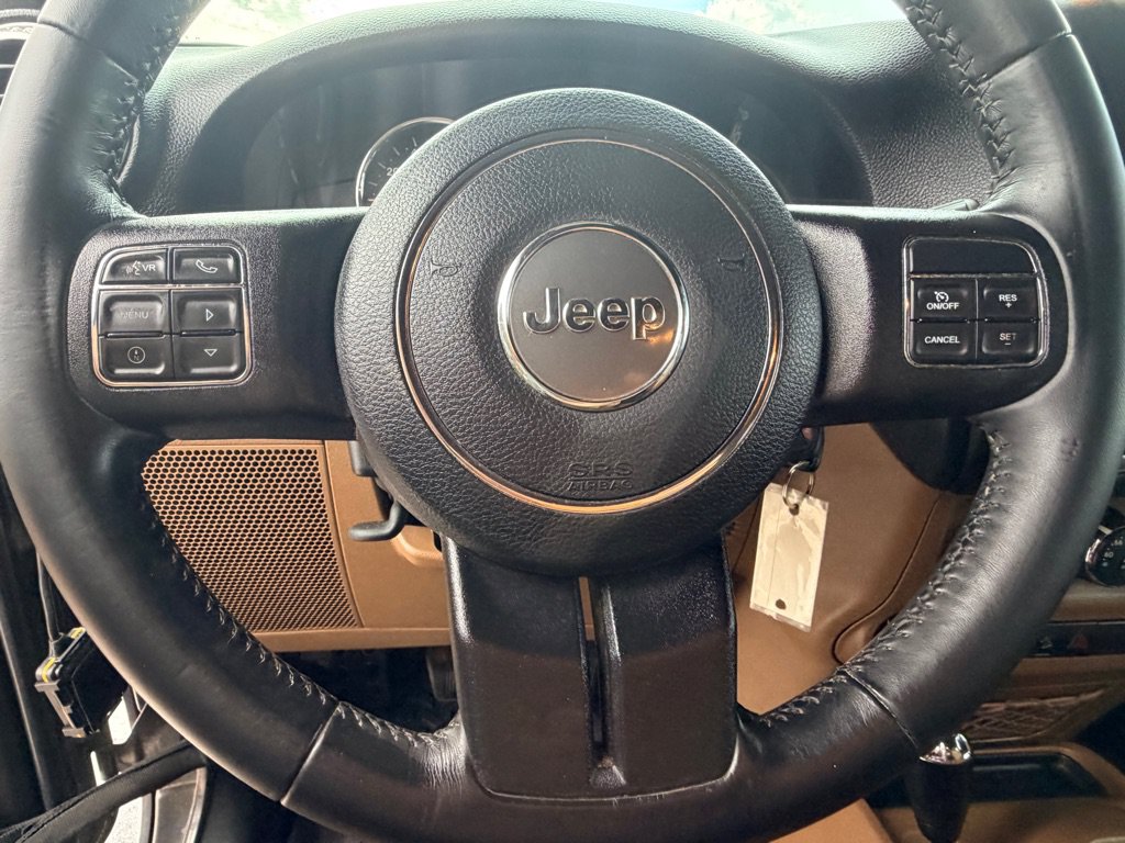 Used 2018 Jeep Wrangler Sahara w/ Connectivity Group AWD/4WD image 14