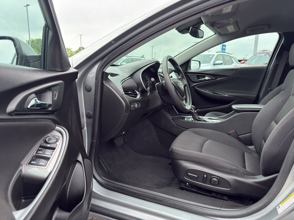 Used 2024 Chevrolet Malibu LT FWD image 11