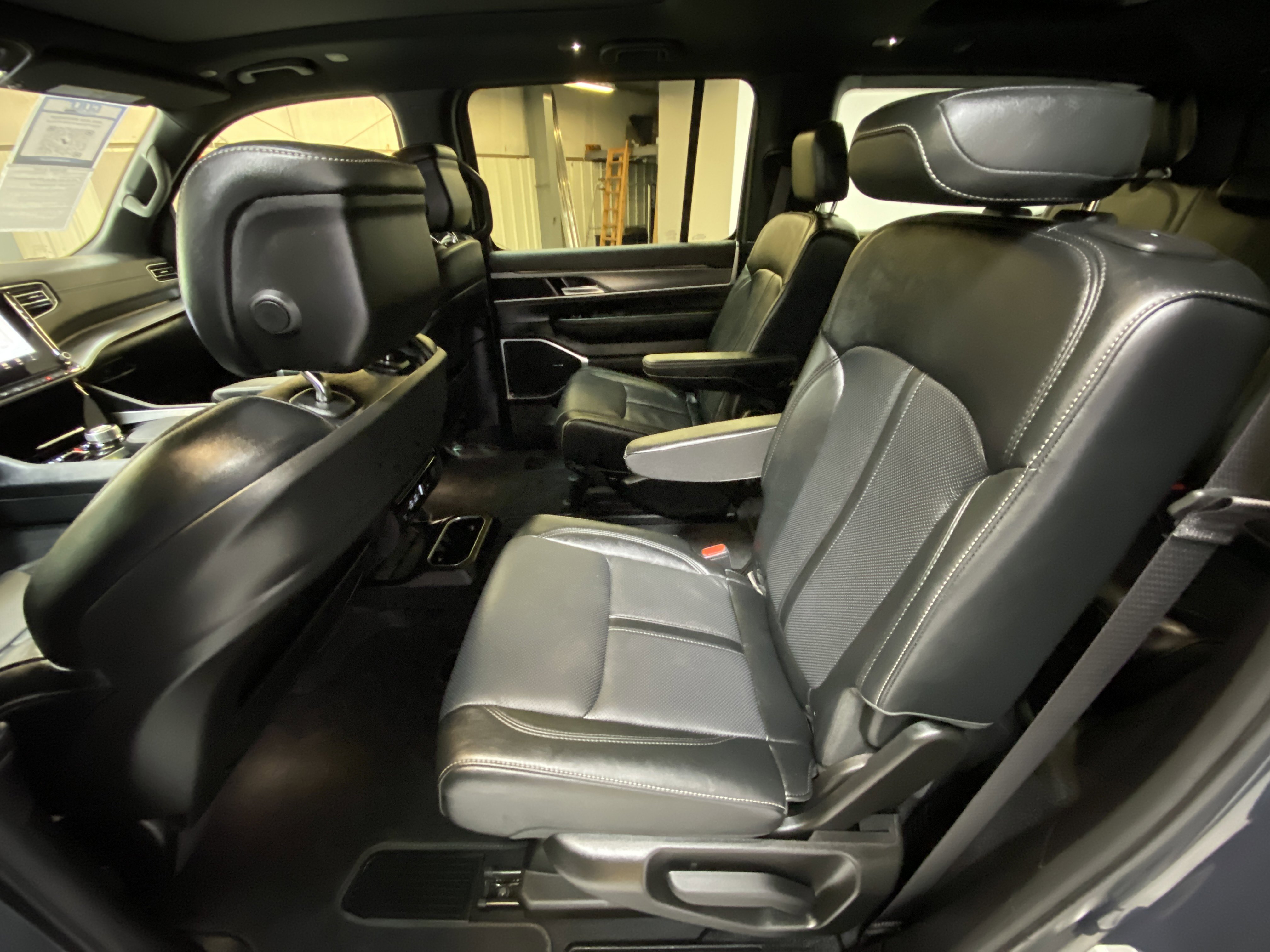 Used 2025 Jeep Wagoneer Series II w/ Premium Group I image 24