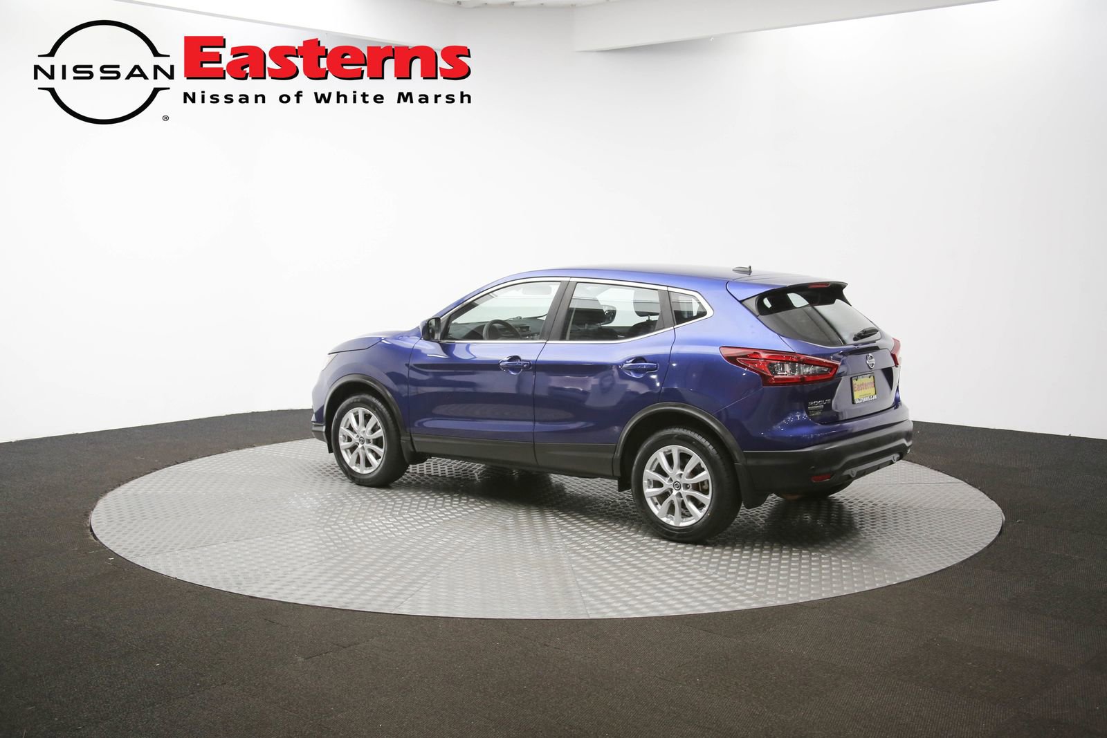 Used 2022 Nissan Rogue Sport S image 90