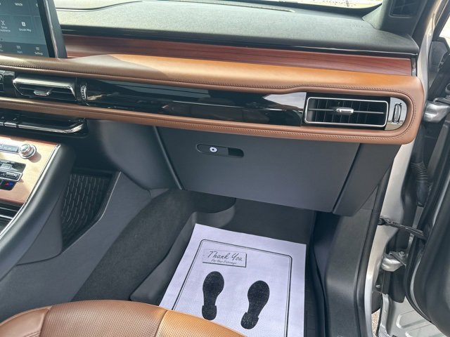 Used 2023 Lincoln Aviator Reserve w/ Equipment Group 201A image 11