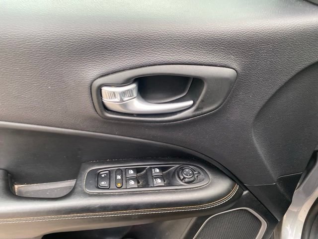 Used 2017 Jeep Compass Sport w/ Tech Group AWD/4WD image 17