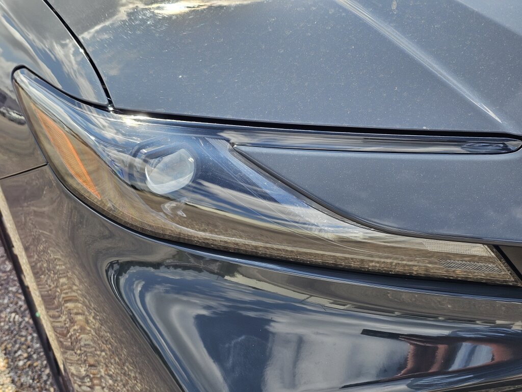 Used 2025 Toyota Camry SE w/ Convenience Package FWD image 4