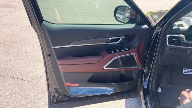 Used 2025 Kia Telluride SX w/ SX Captain's Chair Package AWD/4WD image 19