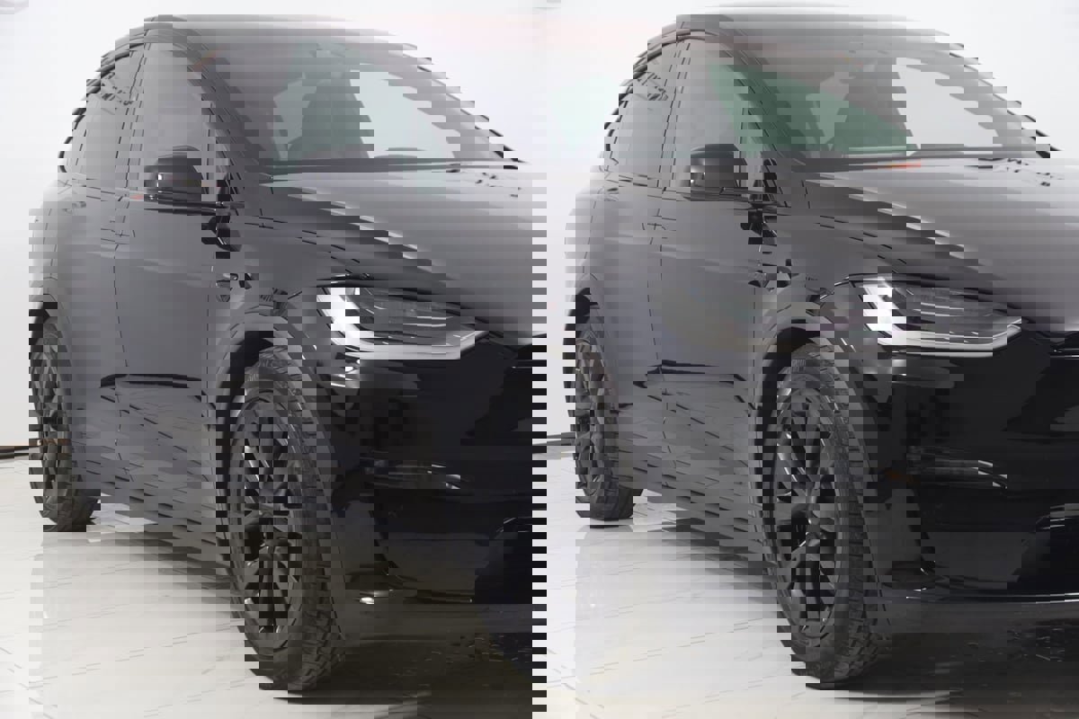 Used 2022 Tesla Model X image 48