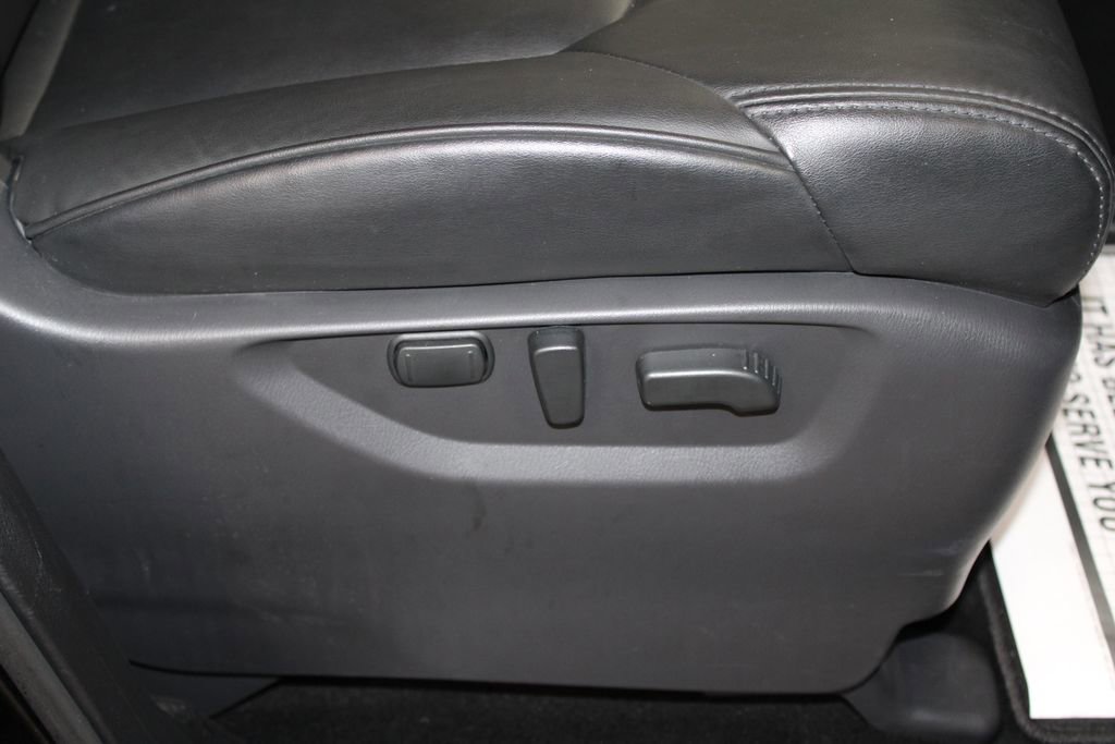 Used 2024 Nissan Armada SV image 32