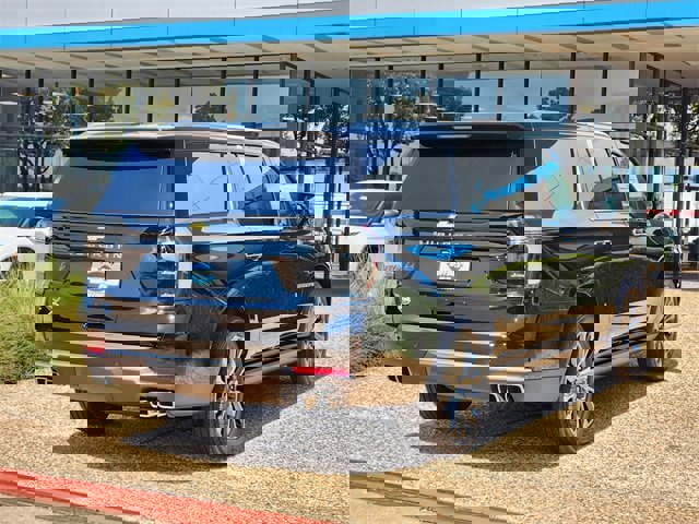 New 2026 Chevrolet Suburban High Country image 4