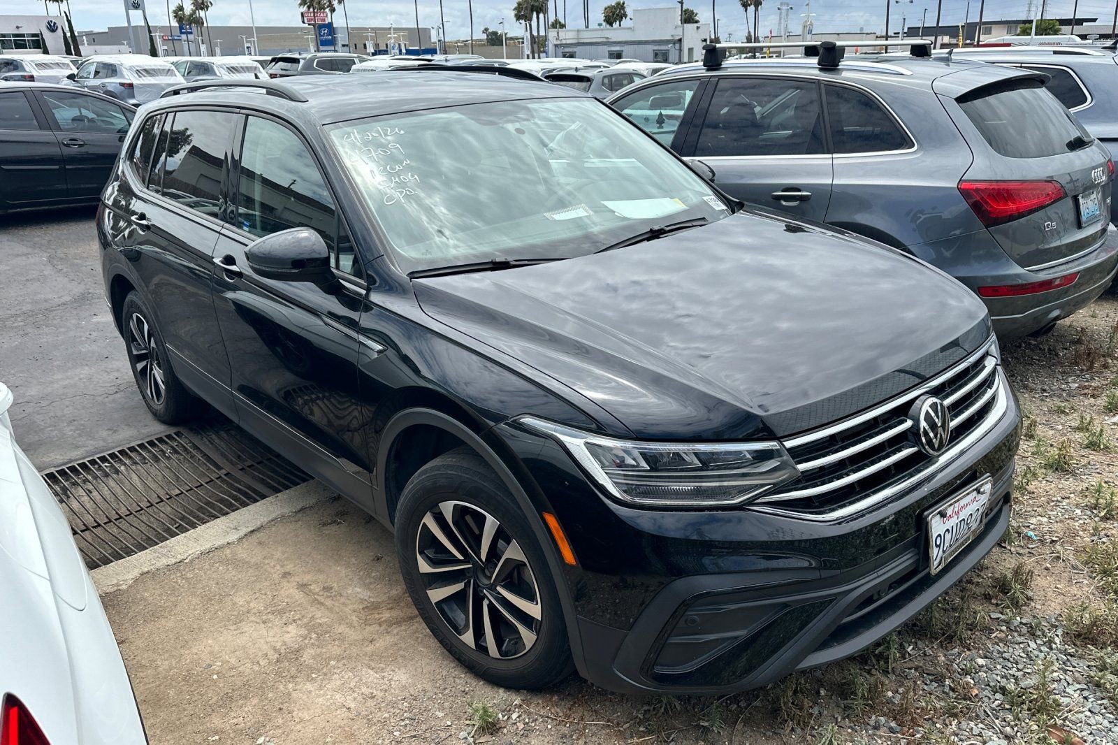 Used 2022 Volkswagen Tiguan S FWD image 2