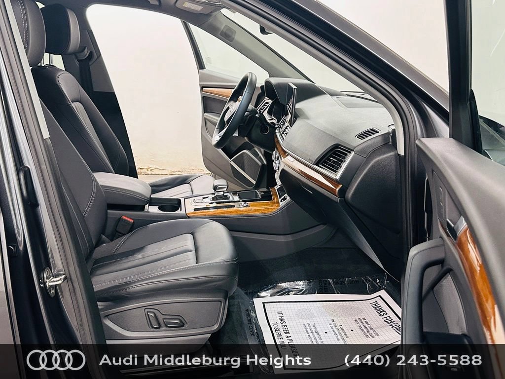 Certified 2023 Audi Q5 2.0T Premium Plus w/ Premium Plus Package AWD/4WD image 10