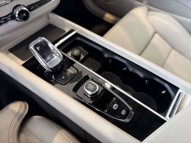 New 2026 Volvo XC60 T8 Ultra image 31