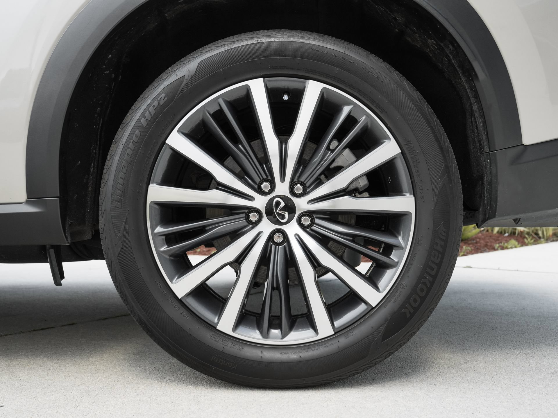 Used 2025 INFINITI QX60 Sensory w/ Vision Package AWD/4WD image 29