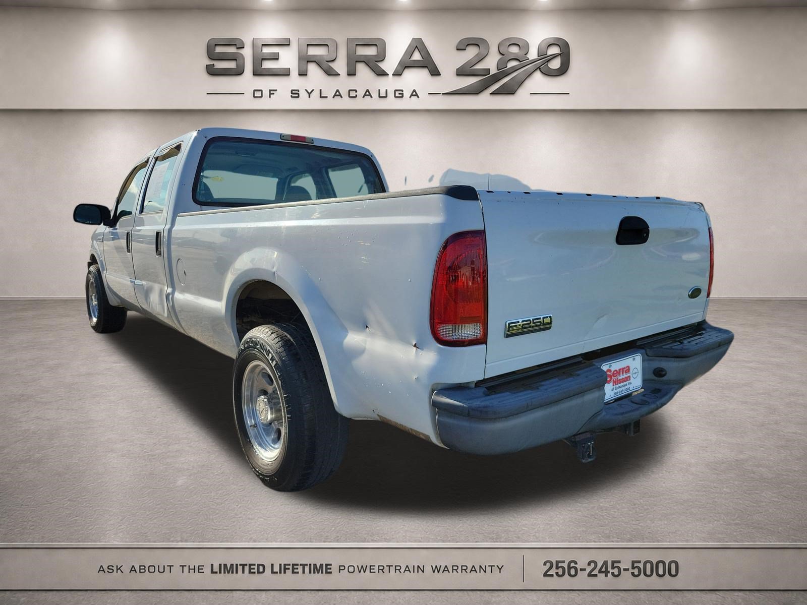 Used 2005 Ford F250 XL RWD image 4