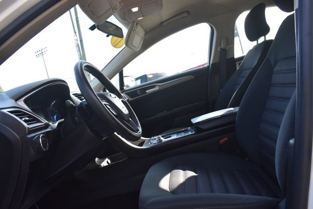 Used 2017 Ford Fusion SE FWD image 21