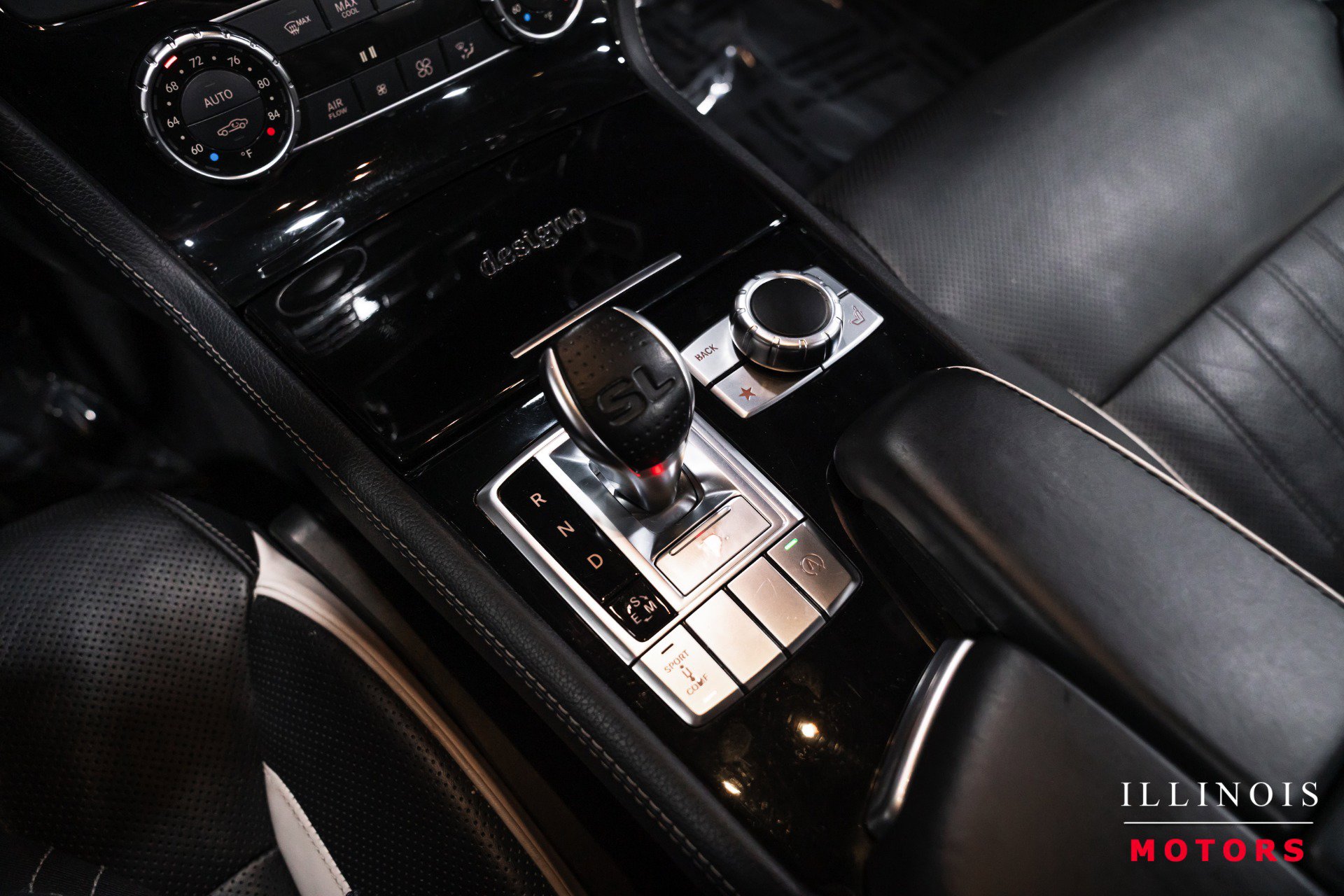 Used 2015 Mercedes-Benz SL 550 image 28