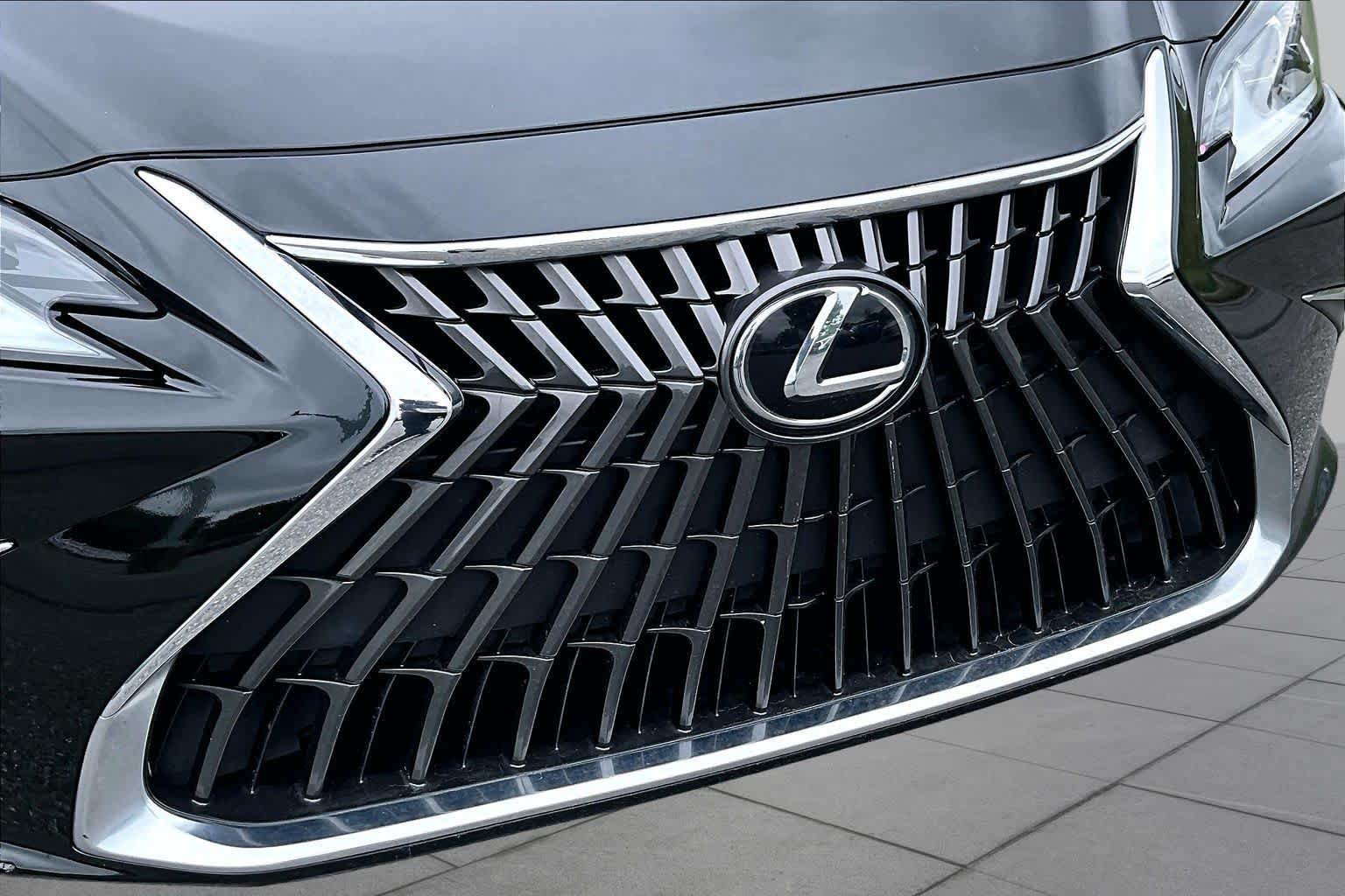 Used 2022 Lexus ES 350 w/ Accessory Package 2 FWD image 30