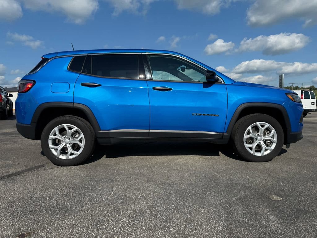 Used 2024 Jeep Compass Sport image 12