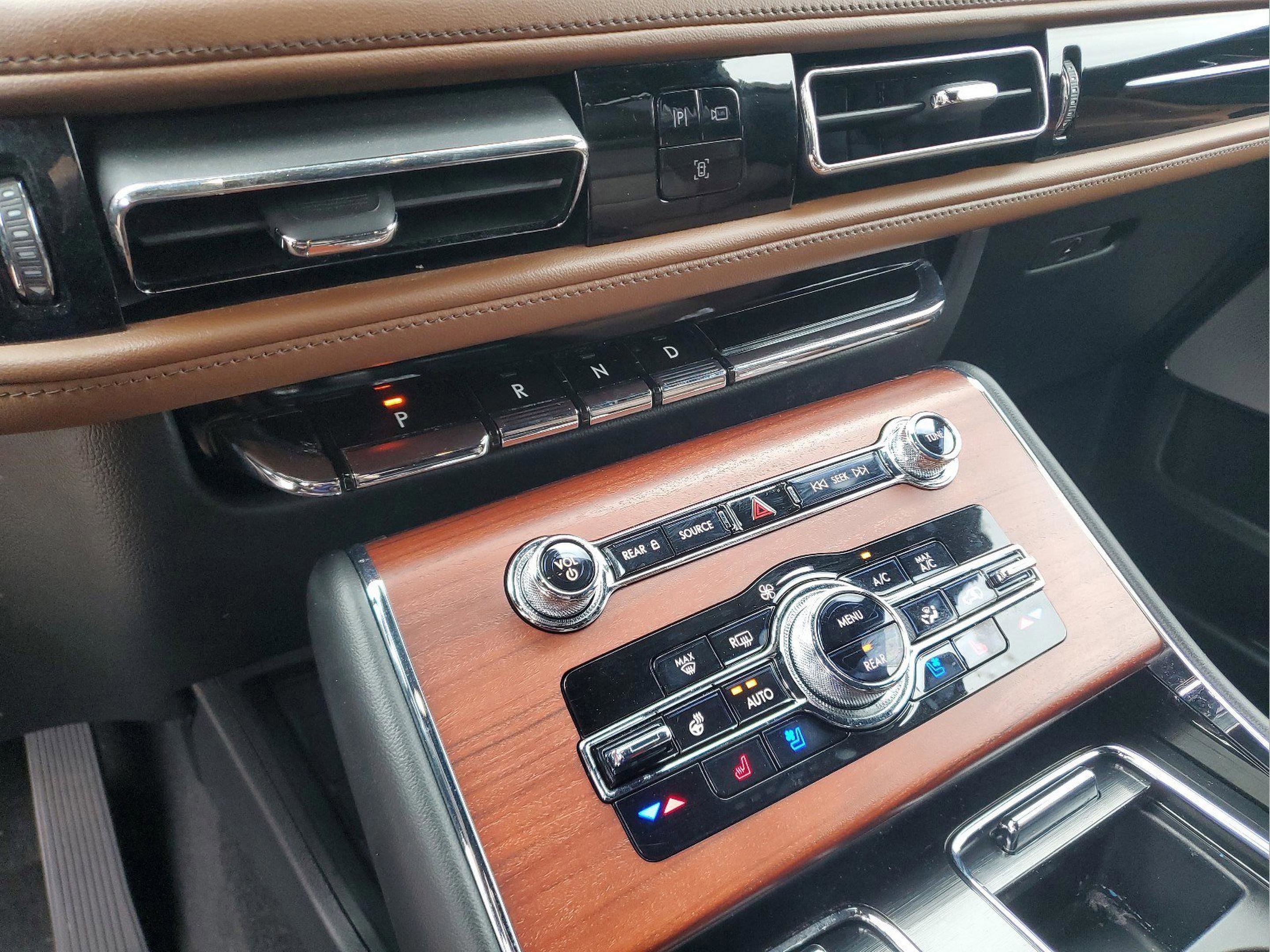 Used 2021 Lincoln Aviator Reserve w/ Equipment Group 208A image 20