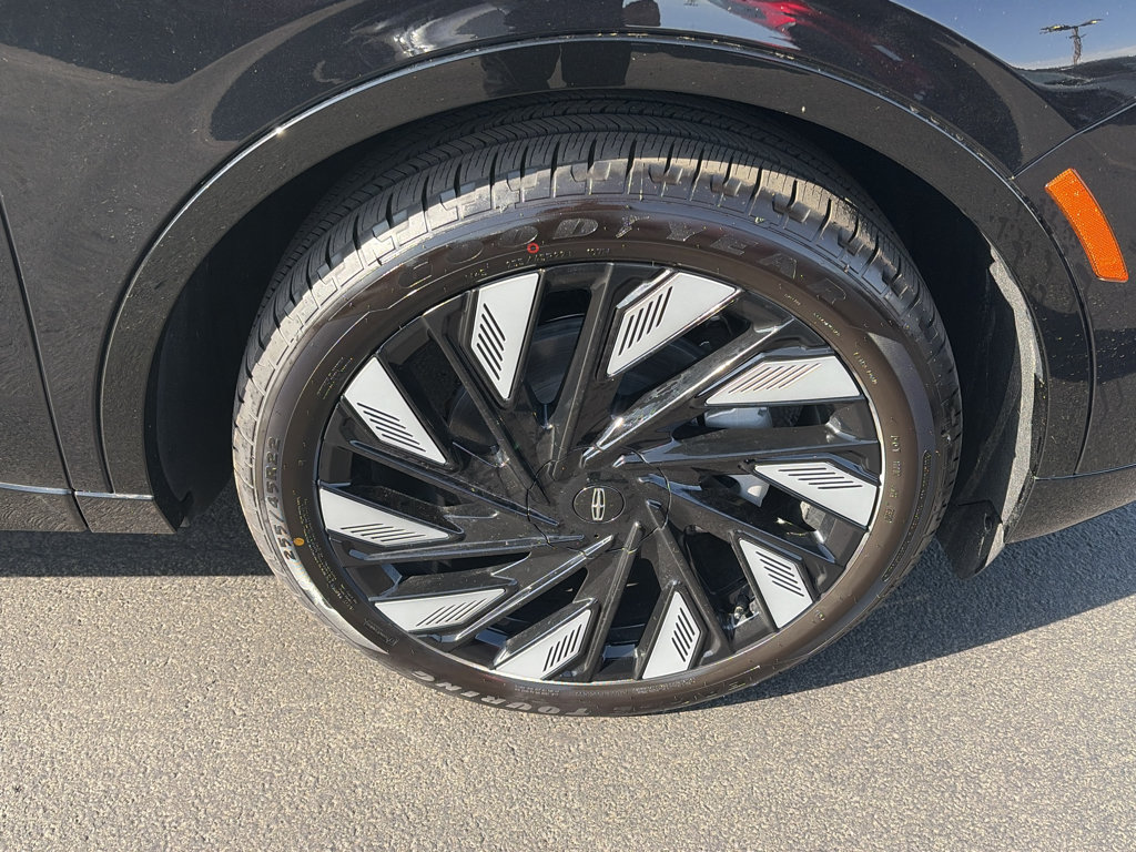 New 2026 Lincoln Nautilus Reserve w/ Jet Appearance Package AWD/4WD image 9