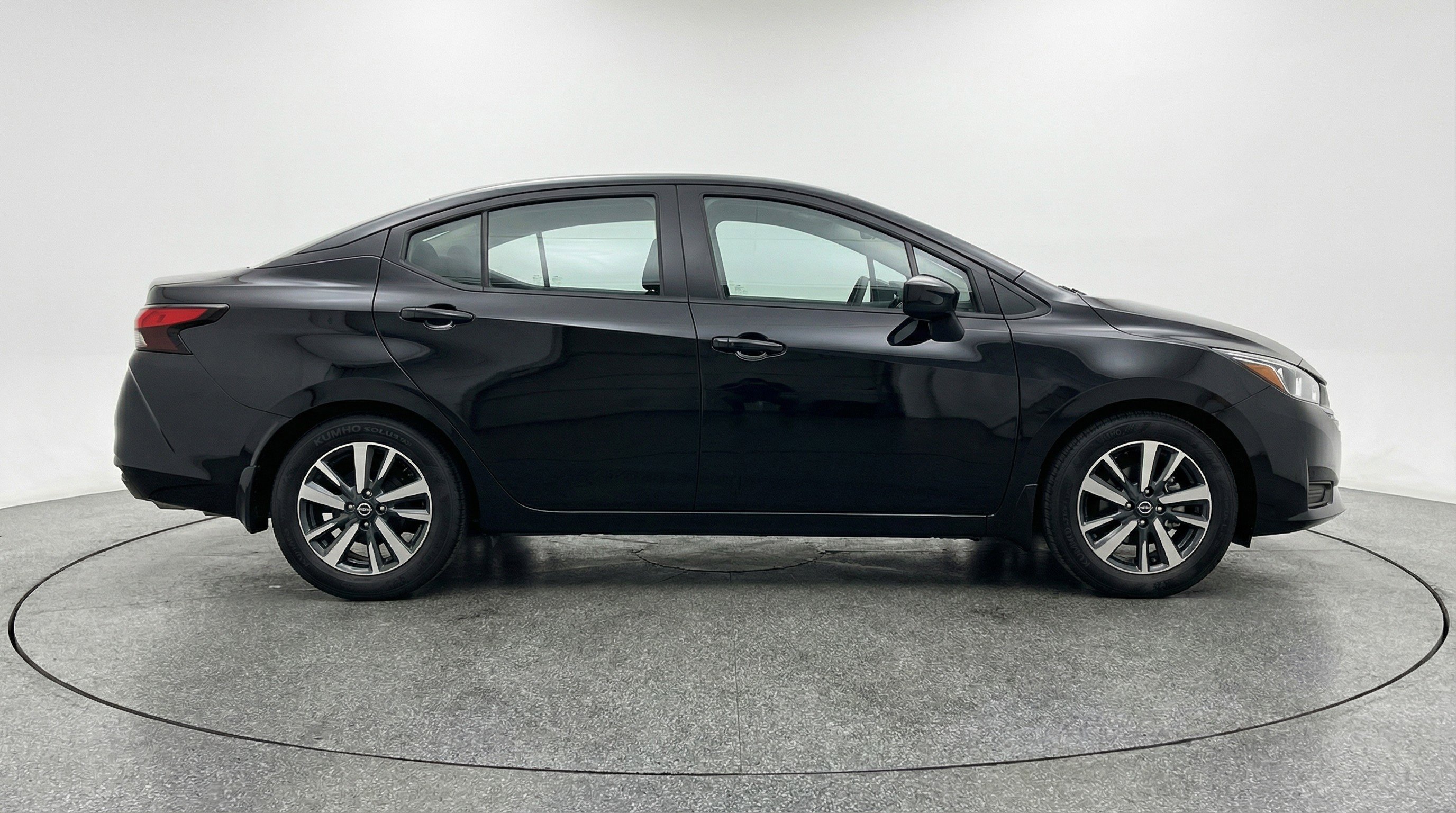 Used 2025 Nissan Versa SV image 11