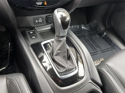 Used 2022 Nissan Rogue Sport SL AWD/4WD image 15